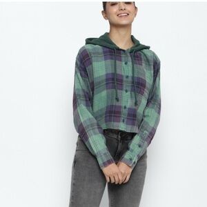 American Eagle Green Plaid Women's Cropped Button down hoodie size Medium